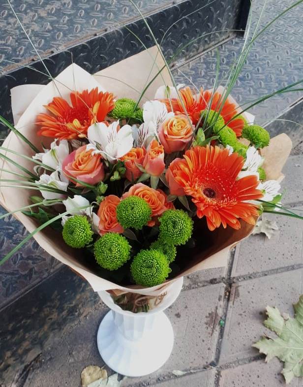 Букет цветов из: Герберы, Хризантемы, Альстромерии и Розы в Дзержинском