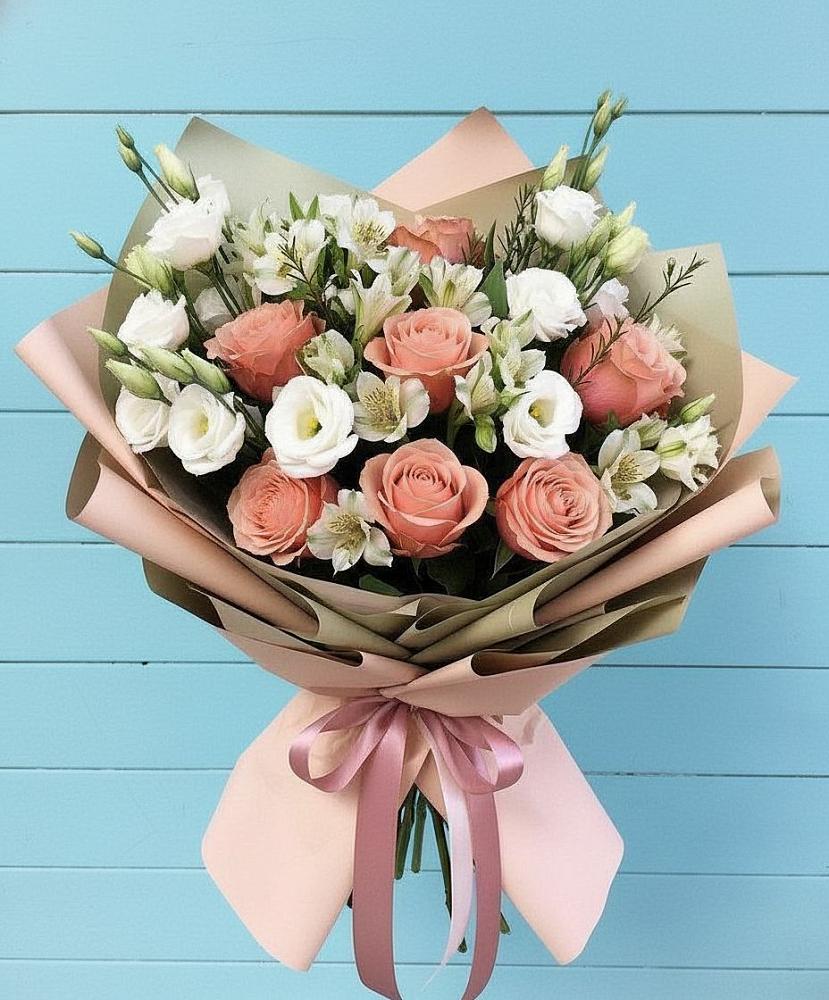 Букет цветов из: Розы, Альстромерии и Лизиантусы в Дзержинском