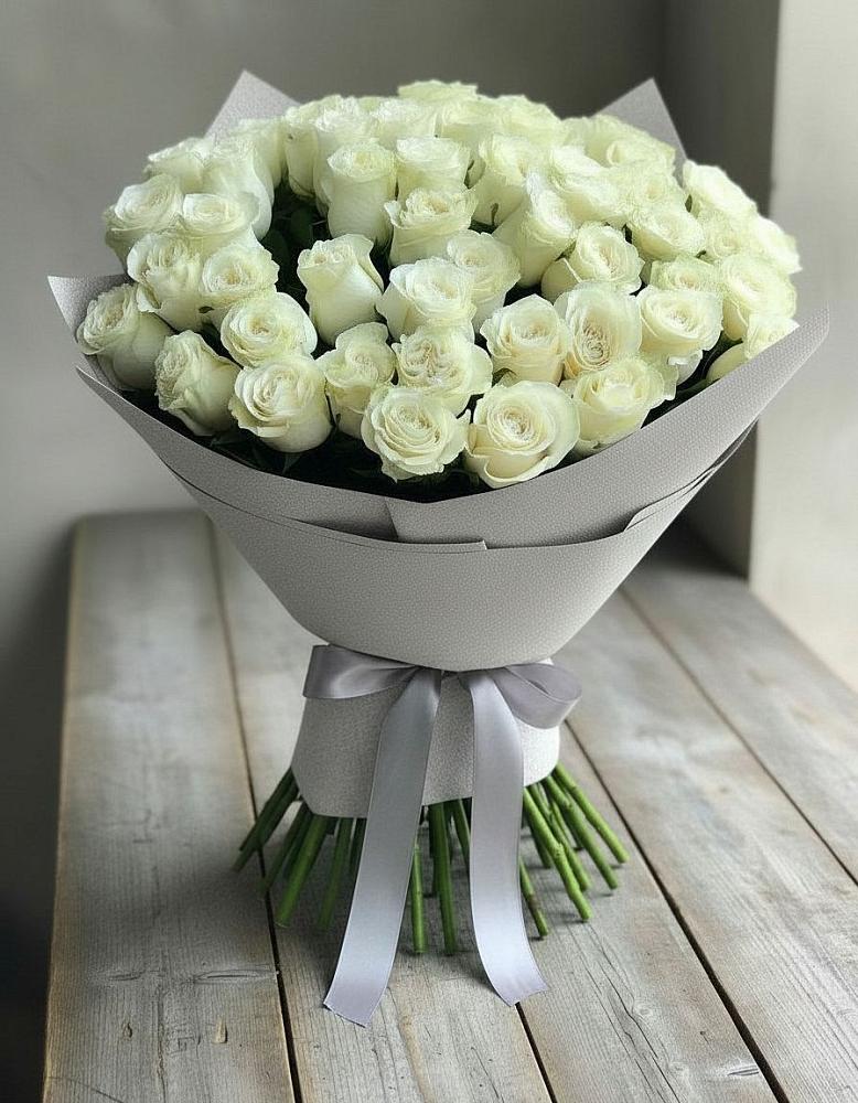 Букет 35 Белых роз в Дзержинском