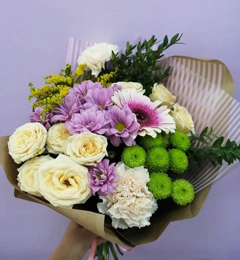 Букет цветов из: Хризантемы, Розы, Гвоздики и Герберы в Дзержинском