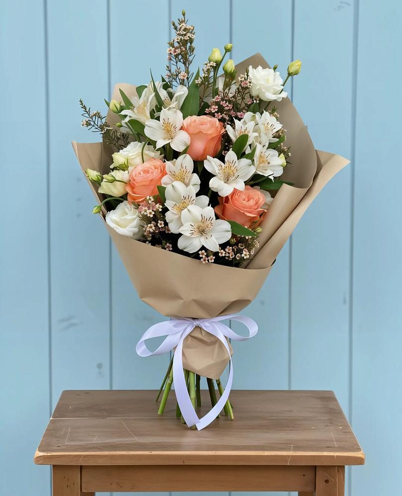 Букет цветов из: Альстромерии, Лизиантусы, Розы и Хризантемы в Дзержинском